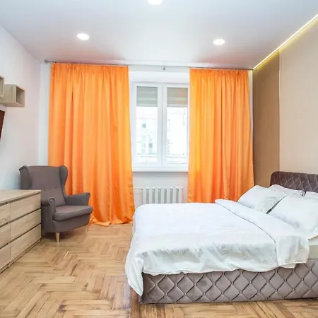 Luxury With 2 Bedrooms On Nezavisimosti 23 *