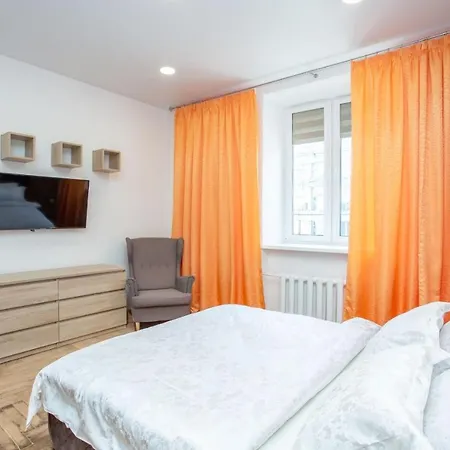 Luxury With 2 Bedrooms On Nezavisimosti 23 Appartamento Minsk