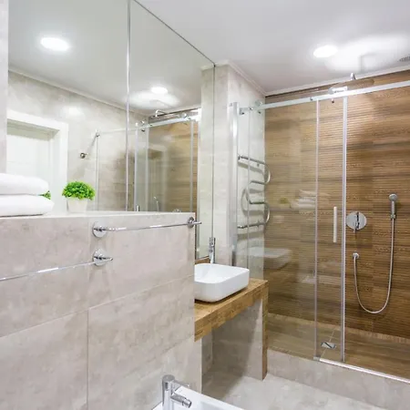 Luxury With 2 Bedrooms On Nezavisimosti 23 Minsk